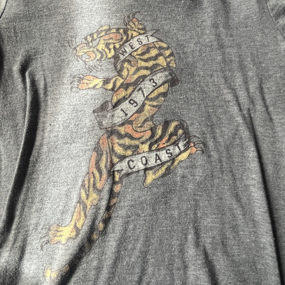 Women’s tiger graphic t-shirt - Picture 3 of 4